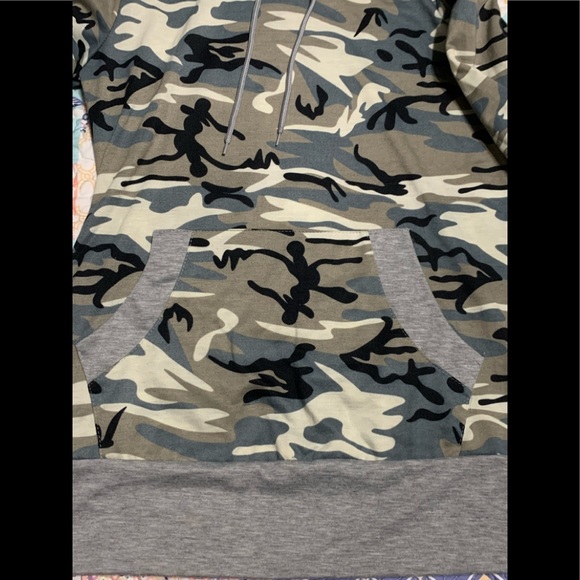 Medium camo hoodie women’s - Picture 4 of 4